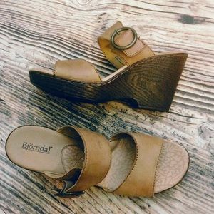 Manchester Comfort Clog Mule Wedge
